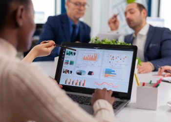 Rental Car Sales Dashboard for Operational & Sales Insights