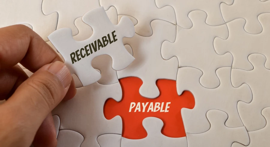 Accounts Receivable and Payment Tracking Dashboard